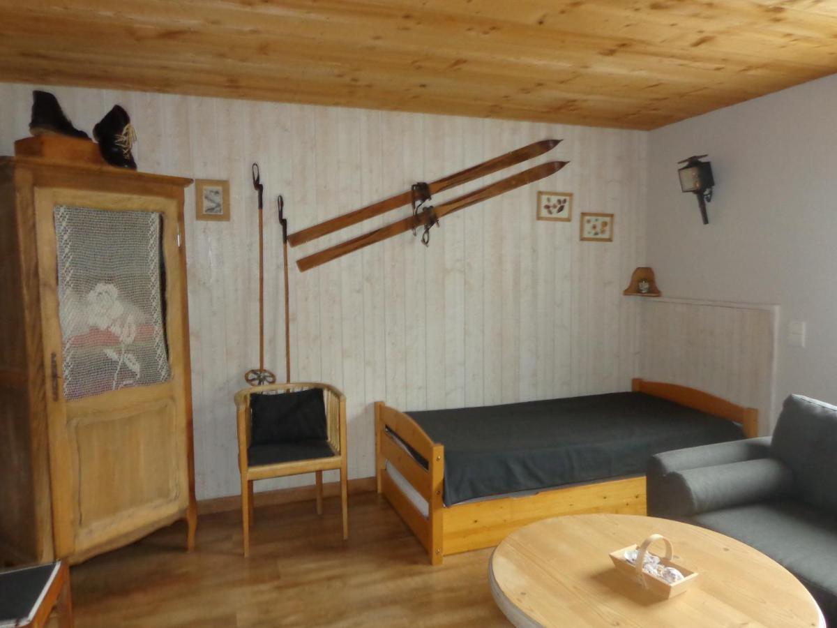 Апартаменты Chez Corine Marque Badet Люс-Сен-Совёр Экстерьер фото